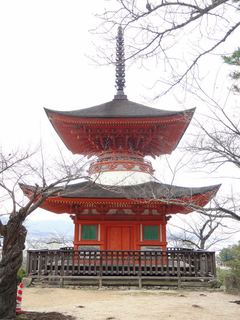 厳島神社　多宝塔